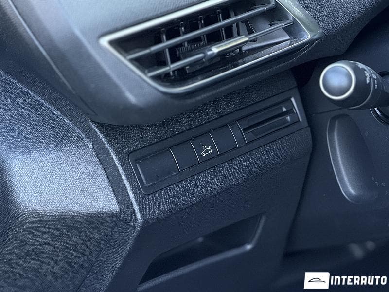 2018 Peugeot 3008 — Miniatură 11