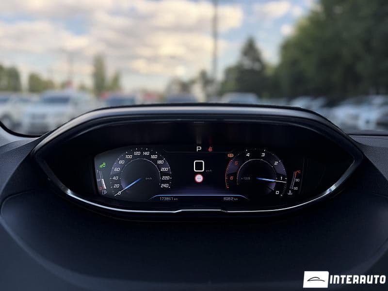 2018 Peugeot 3008 — Miniatură 13