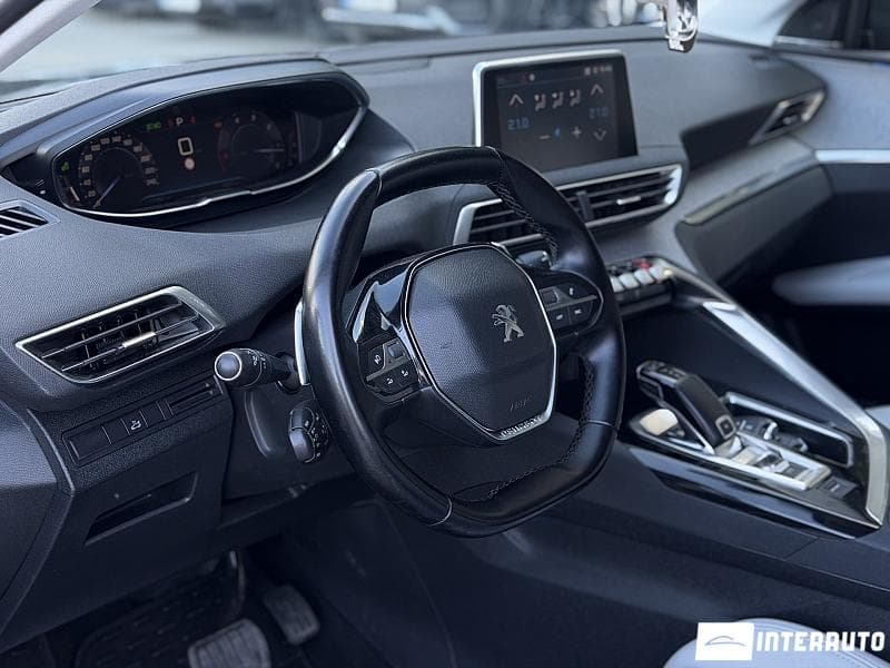 2018 Peugeot 3008 — Miniatură 10