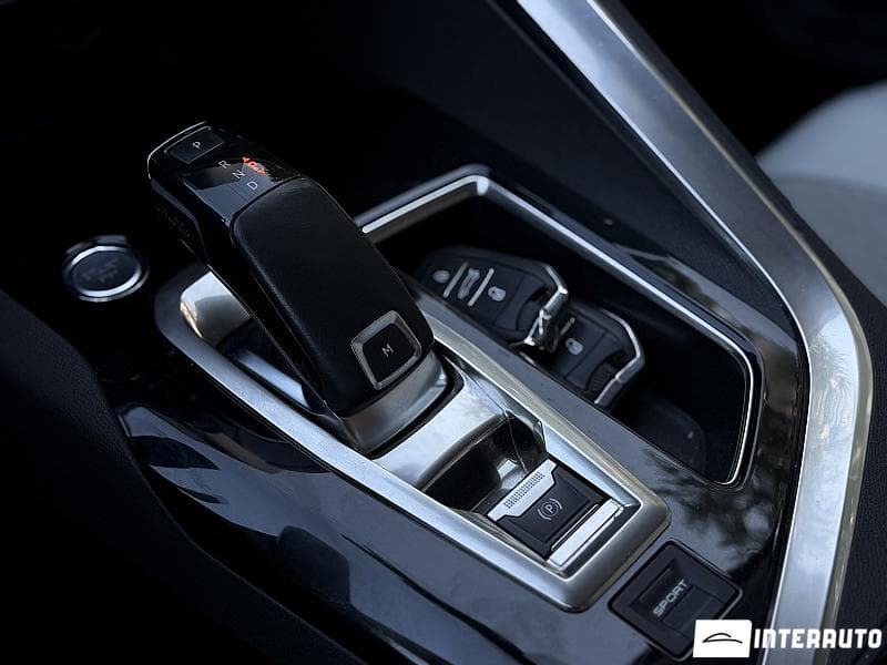 2018 Peugeot 3008 — Miniatură 17