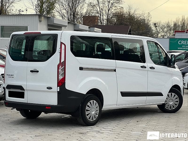 2017 Ford Transit — Miniatură 2