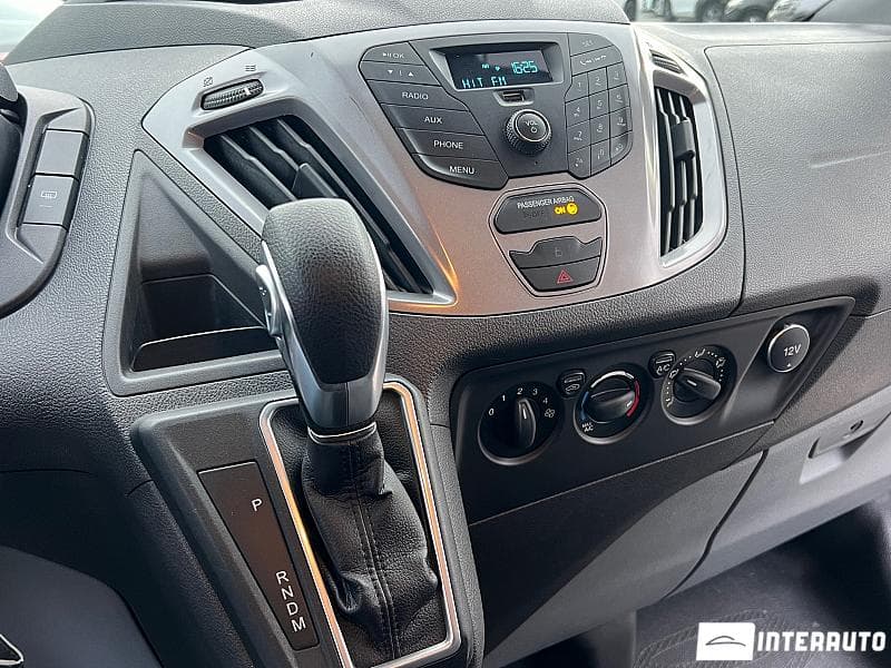 2017 Ford Transit — Miniatură 14
