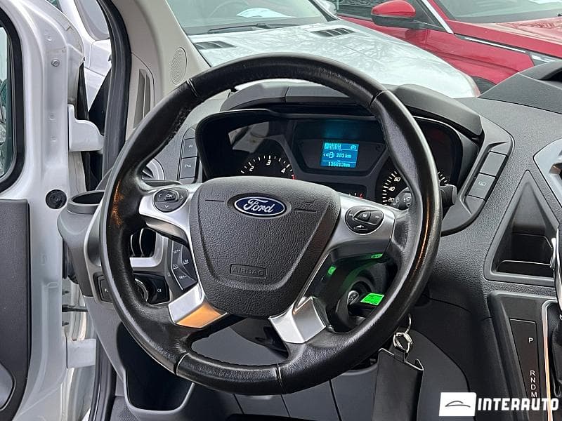 2017 Ford Transit — Miniatură 13