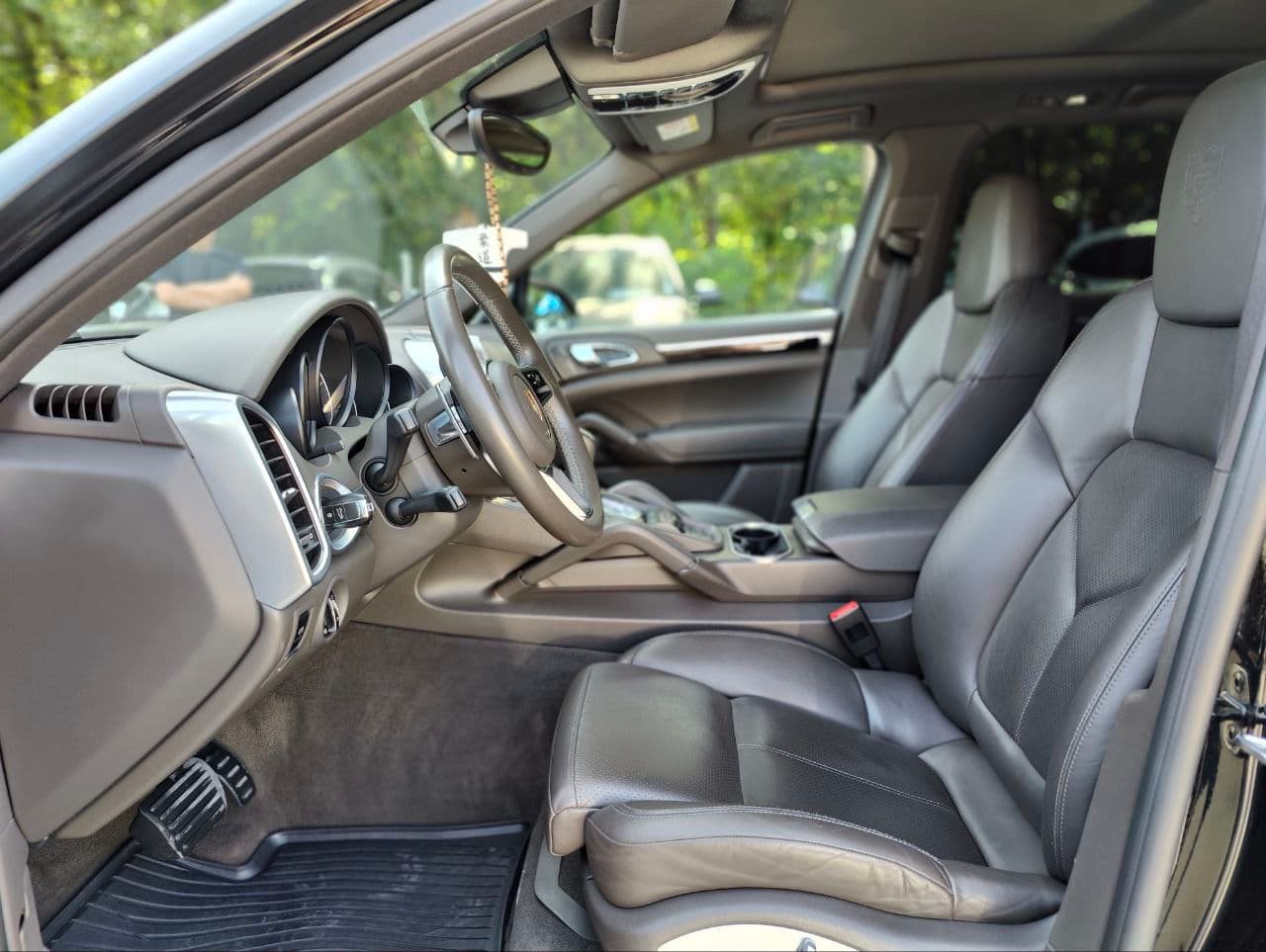 2016 Porsche Cayenne — Miniatură 5