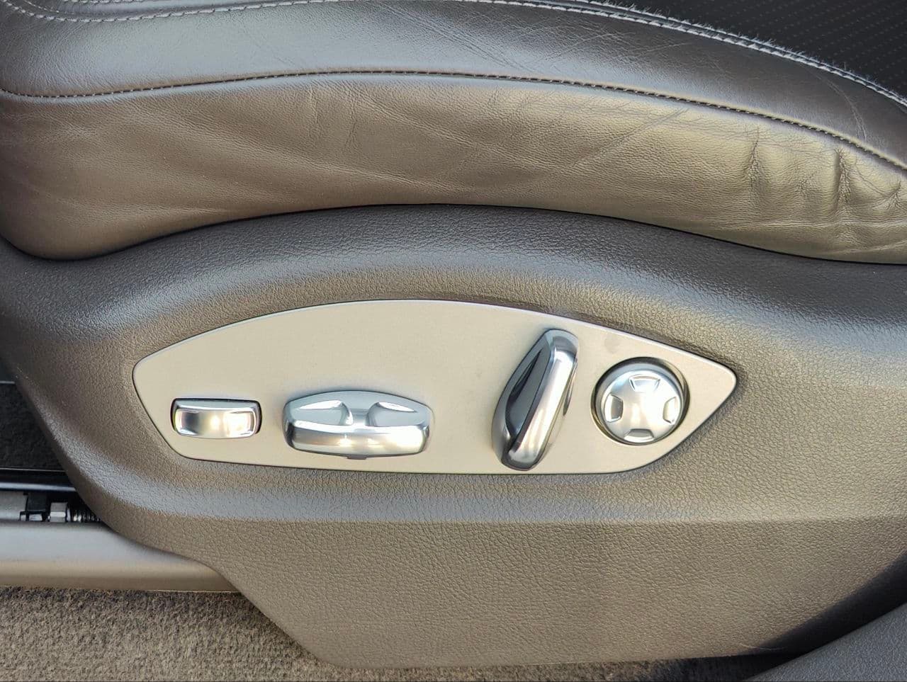 2016 Porsche Cayenne — Miniatură 17