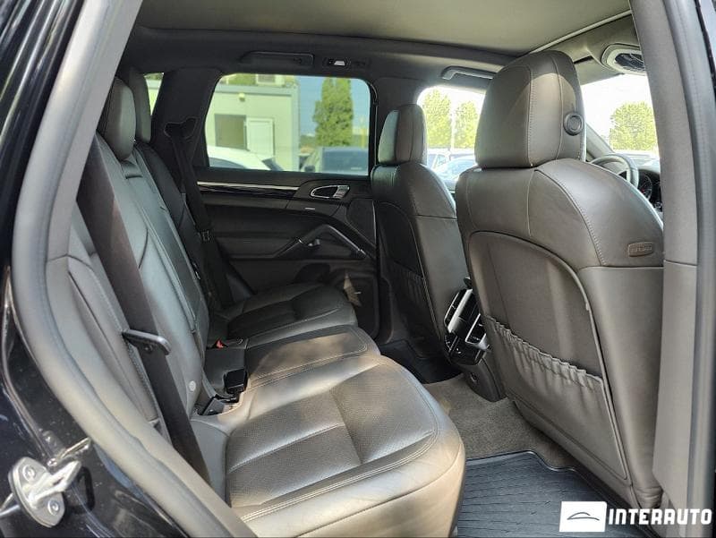 2016 Porsche Cayenne — Miniatură 9