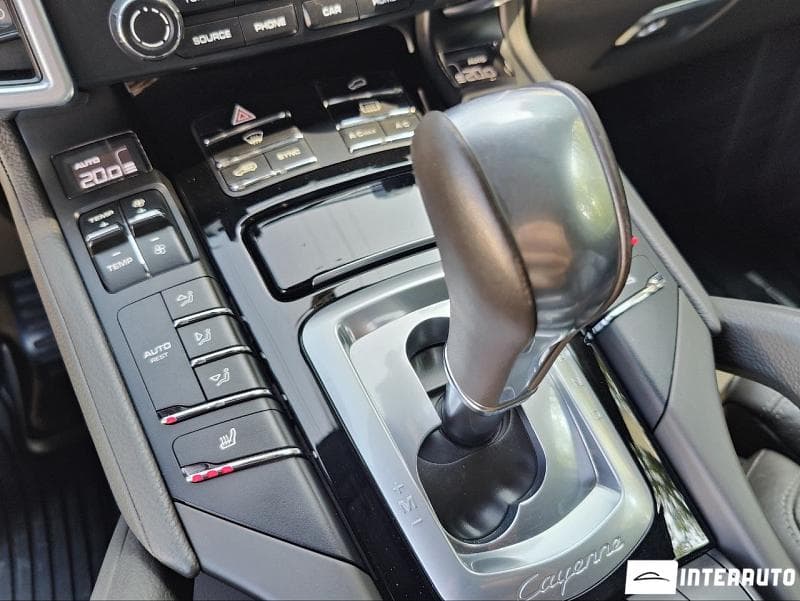 2016 Porsche Cayenne — Miniatură 15