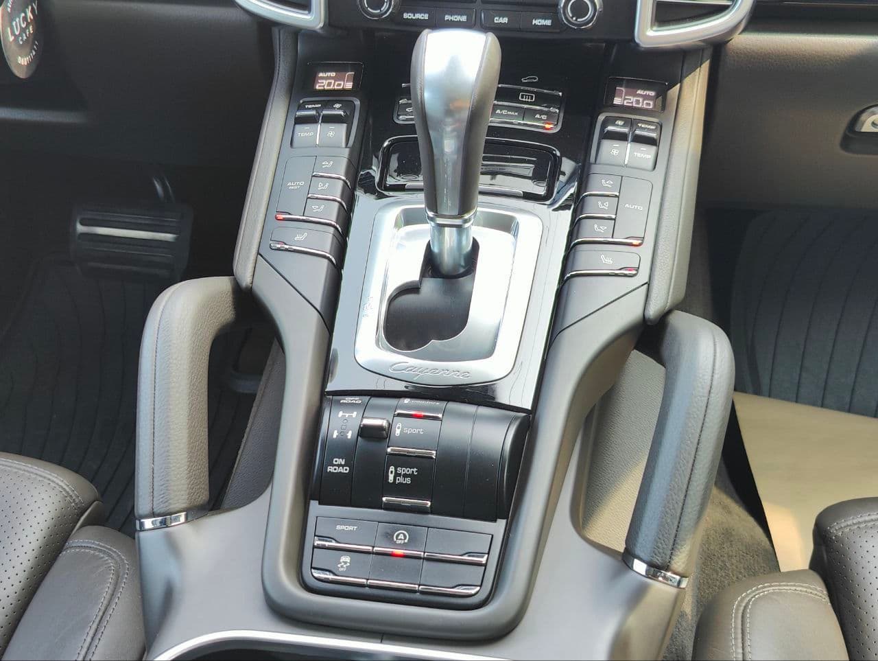 2016 Porsche Cayenne — Miniatură 14