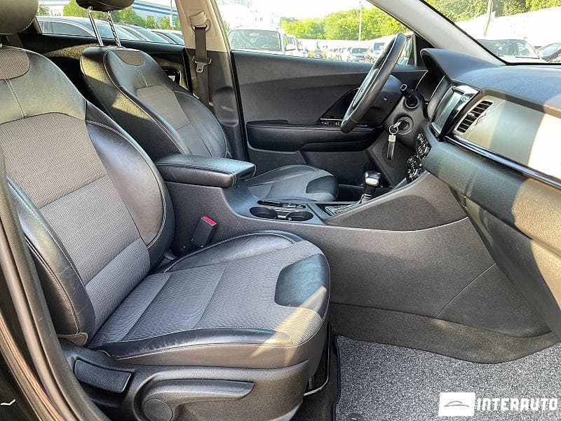 2016 Kia Niro — Miniatură 14