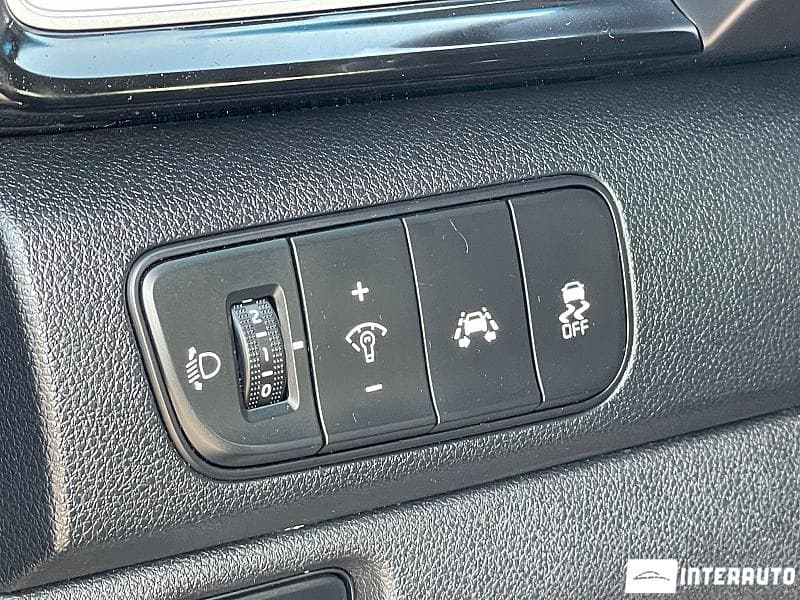 2016 Kia Niro — Miniatură 8