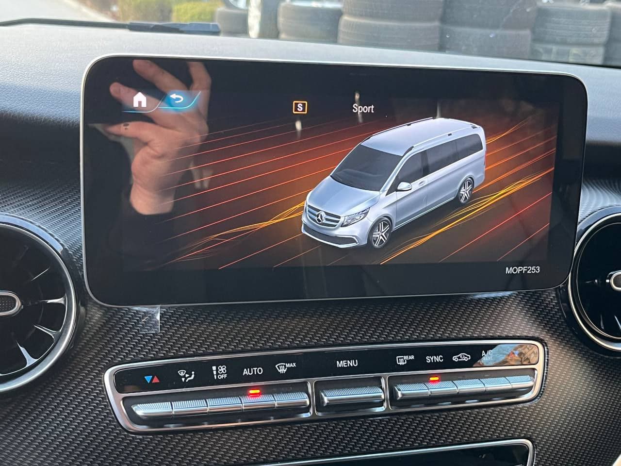 2020 Mercedes V 300 — Miniatură 10