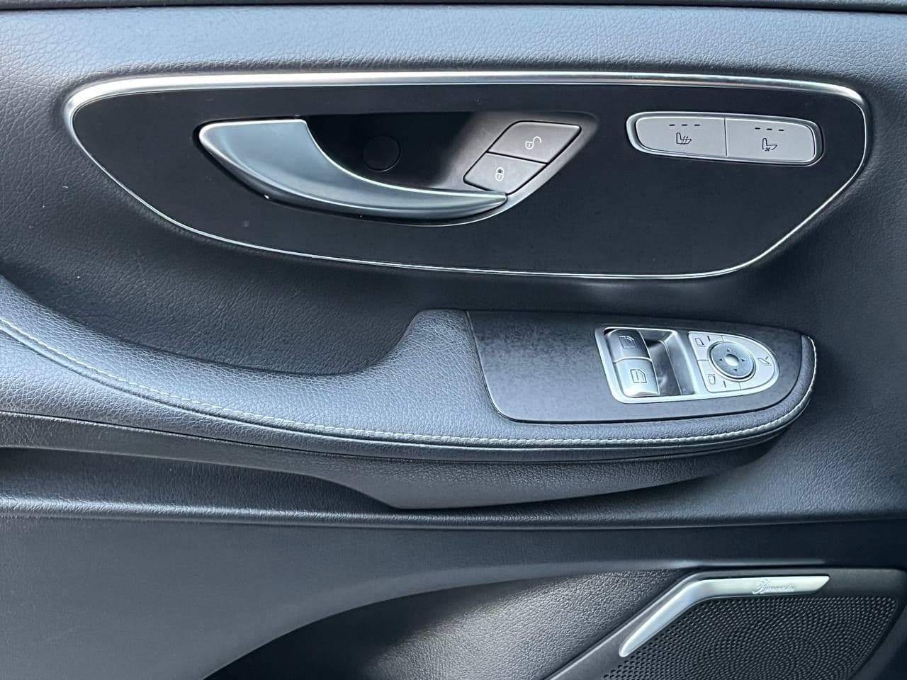 2020 Mercedes V 300 — Miniatură 5