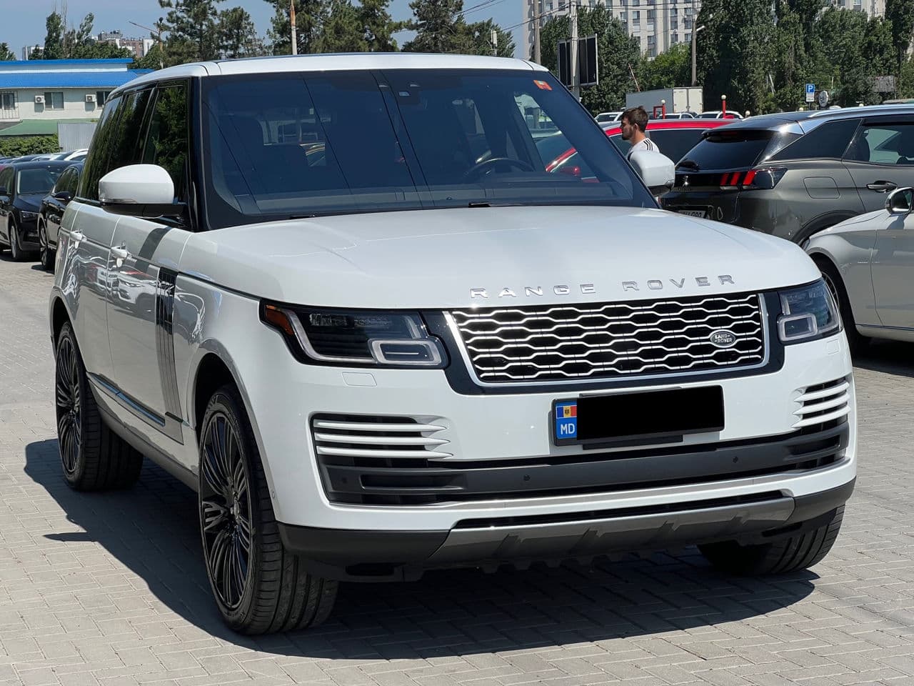 2020 Land Rover Range Rover Vogue — Miniatură 3