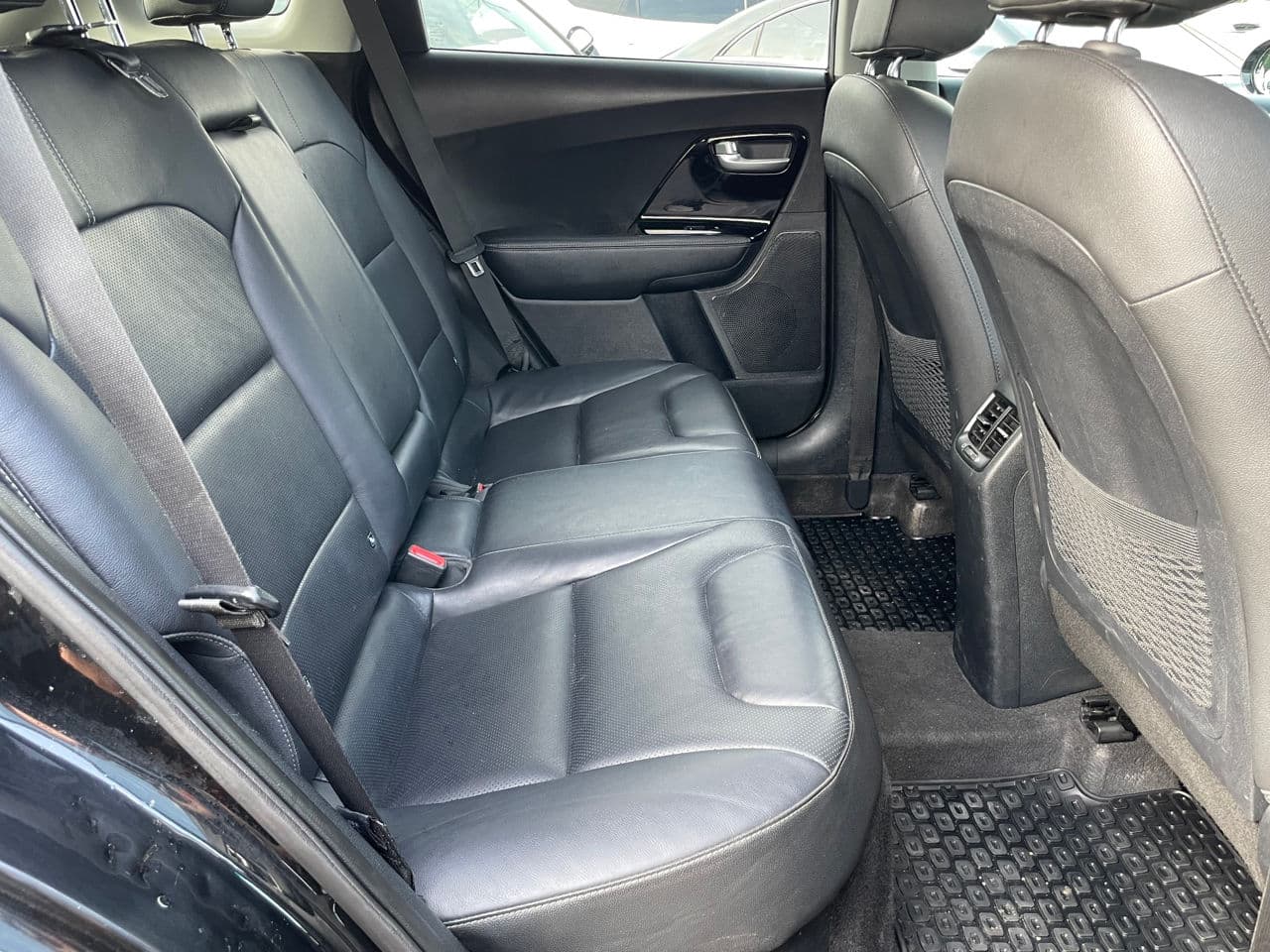 2018 Kia Niro — Miniatură 18