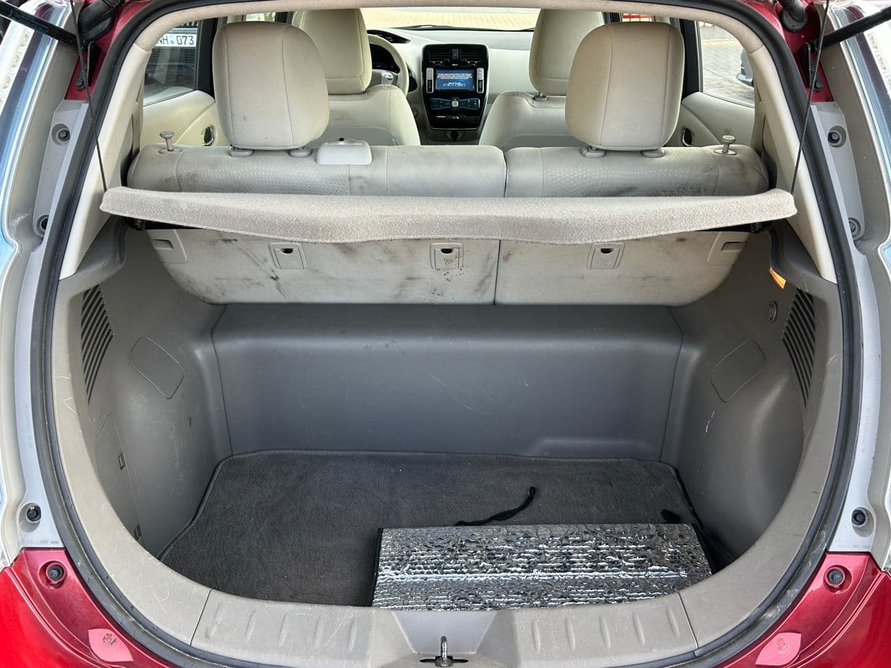 2011 Nissan Leaf — Miniatură 18