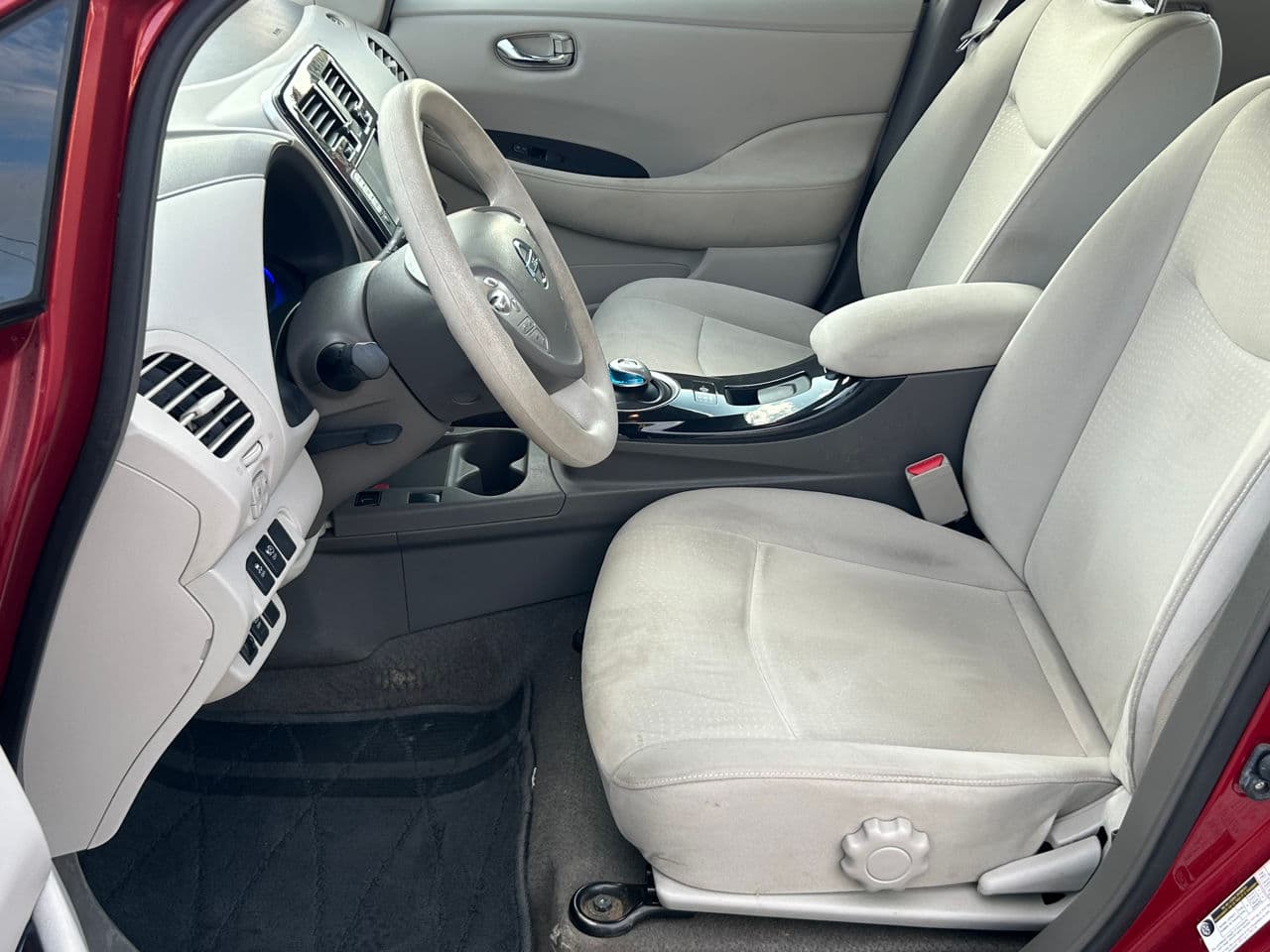 2011 Nissan Leaf — Miniatură 8