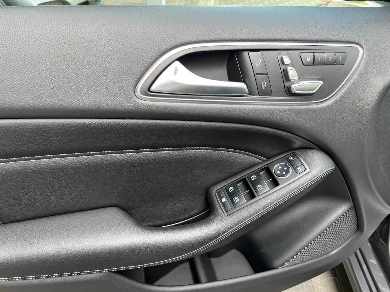 2016 Mercedes B 180 — Miniatură 5