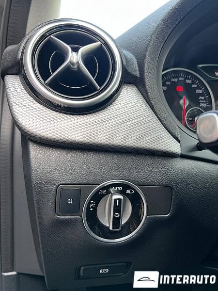 2016 Mercedes B 180 — Miniatură 14