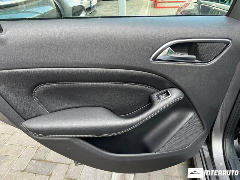 2016 Mercedes B 180 — Miniatură 15