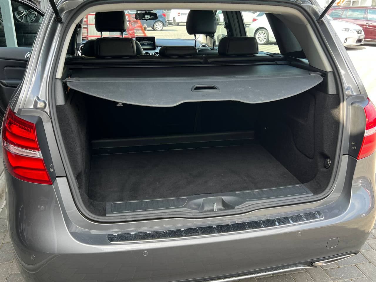2016 Mercedes B 180 — Miniatură 18