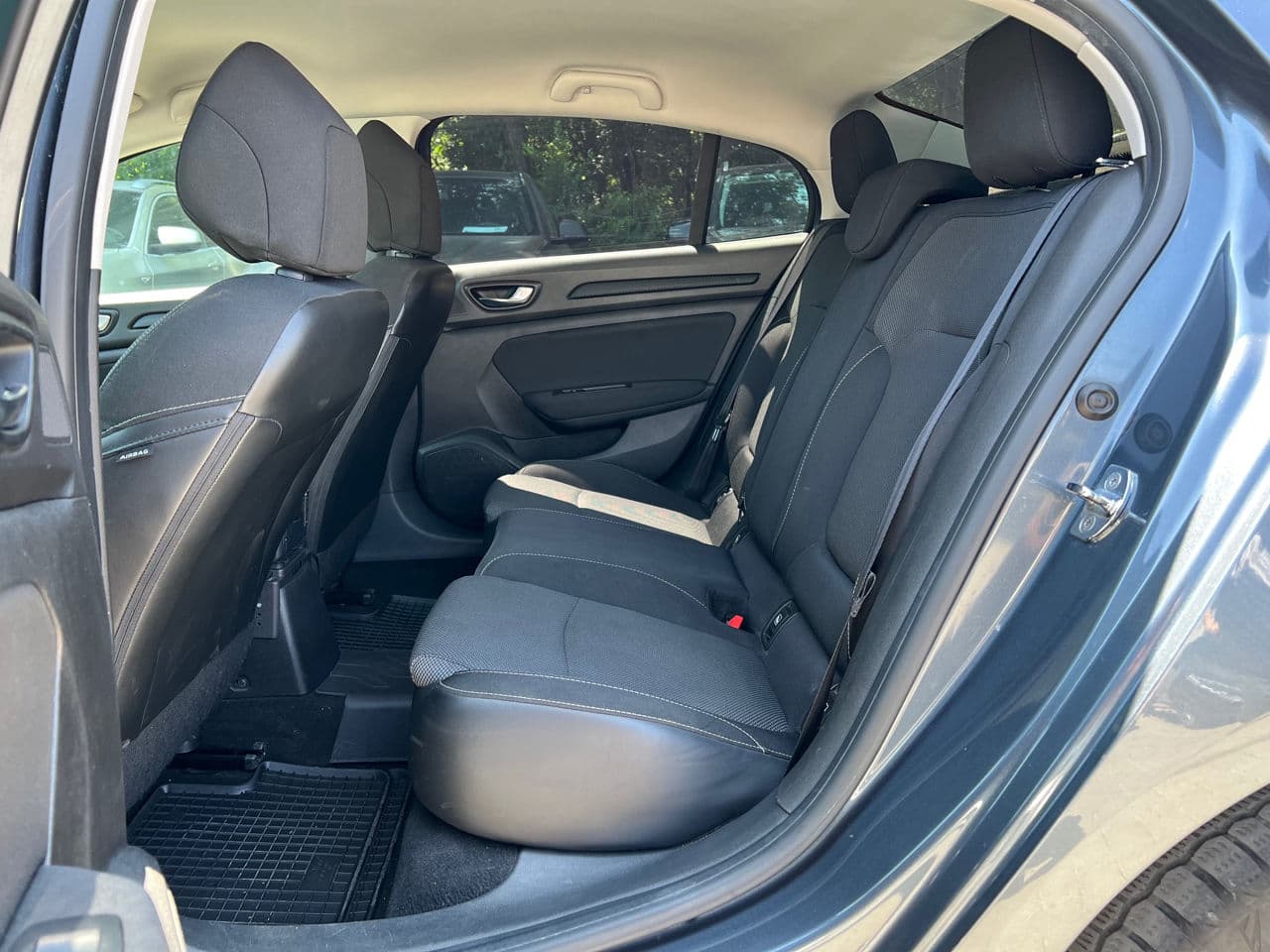 2019 Renault Megane — Miniatură 16