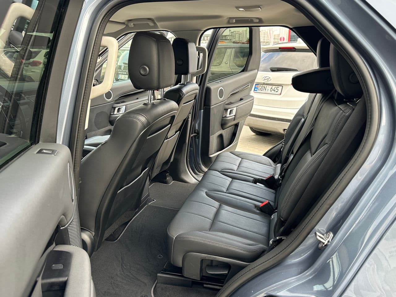 2019 Land Rover Discovery — Miniatură 13