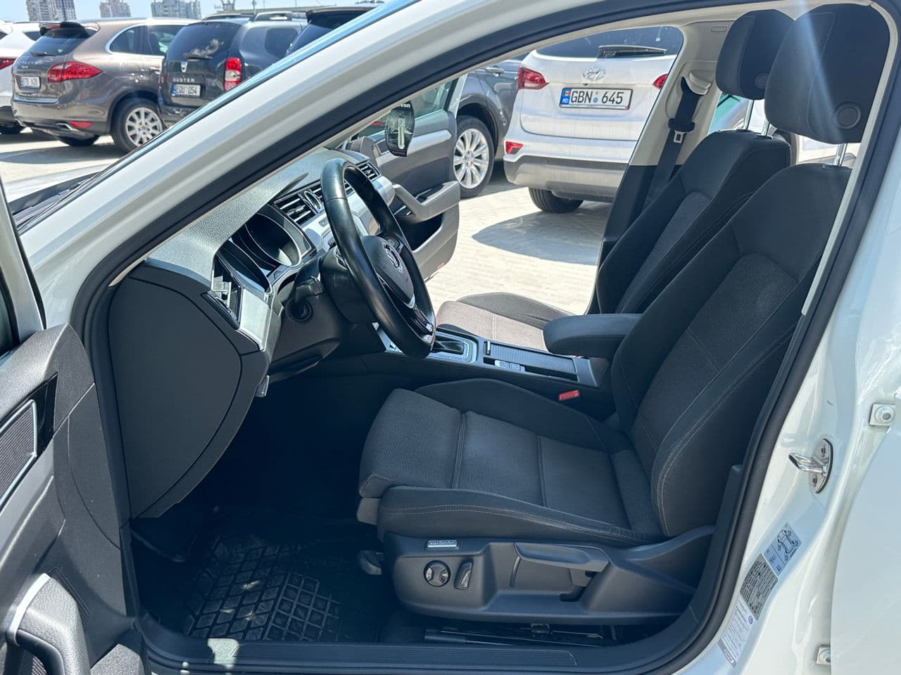 2016 Volkswagen Passat — Miniatură 5