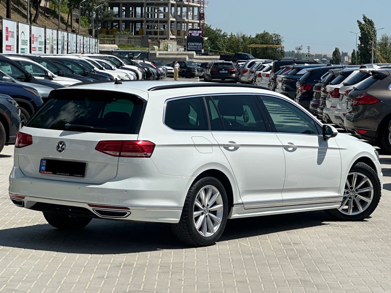 2016 Volkswagen Passat — Miniatură 3