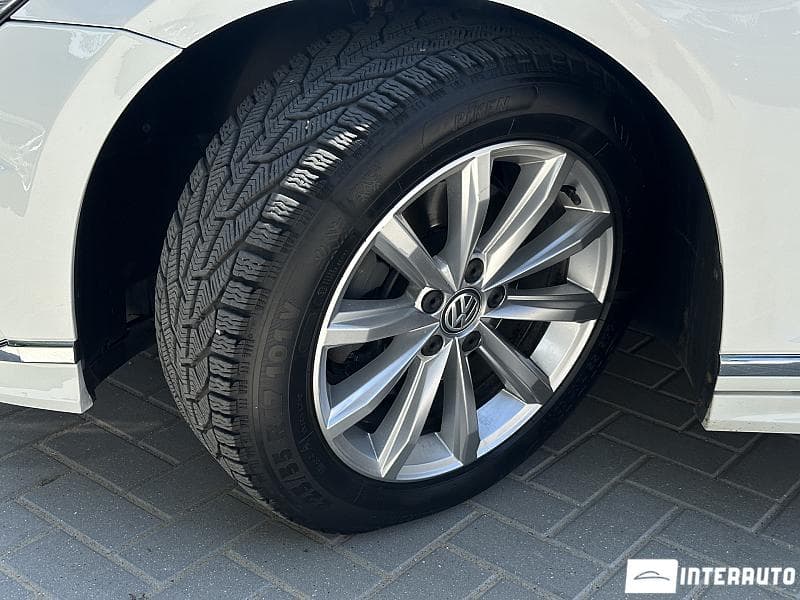 2016 Volkswagen Passat — Miniatură 17