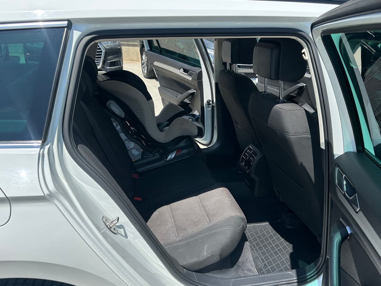 2016 Volkswagen Passat — Miniatură 15