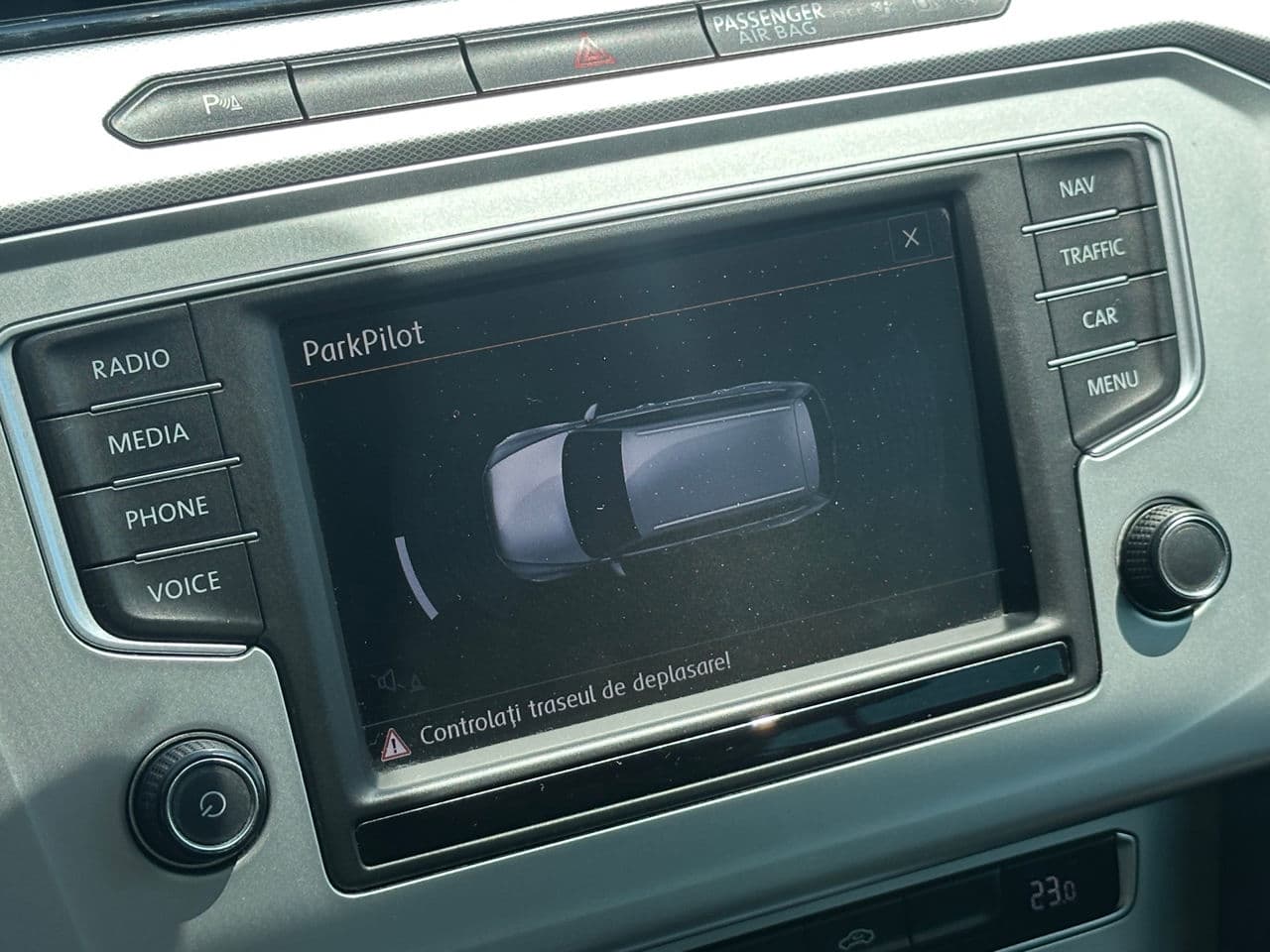 2016 Volkswagen Passat — Miniatură 10