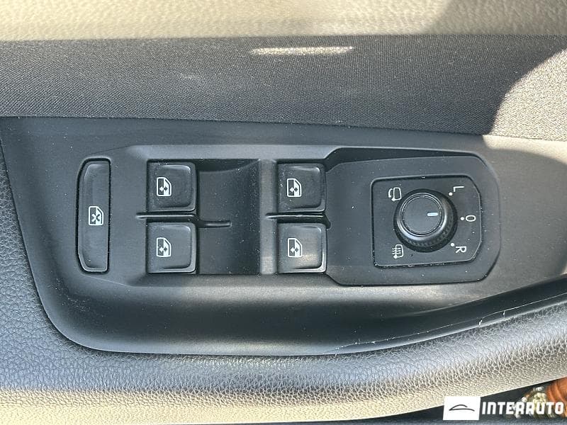 2016 Volkswagen Passat — Miniatură 18
