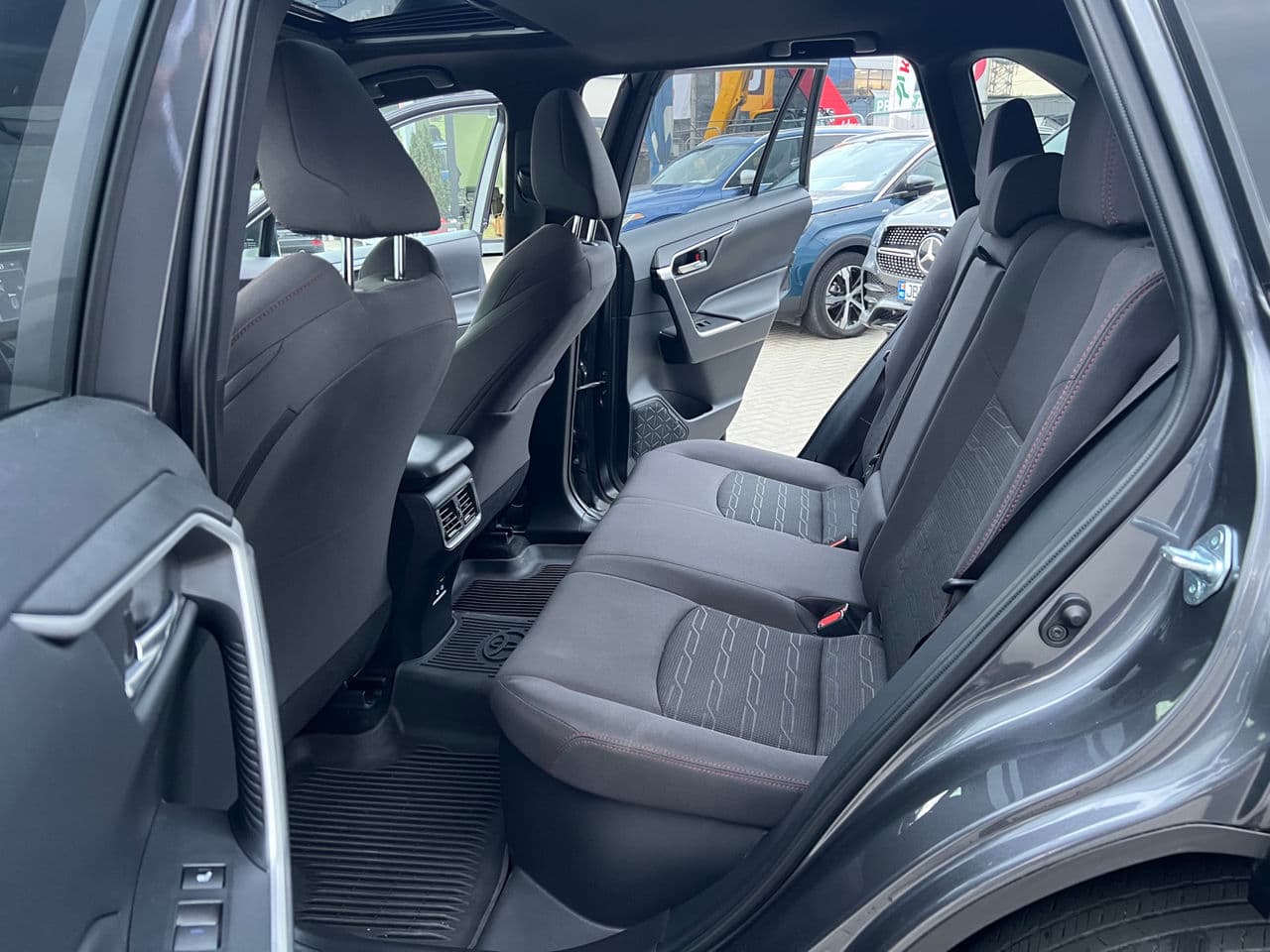 Toyota Rav-4 2021 — Миниатюра 12