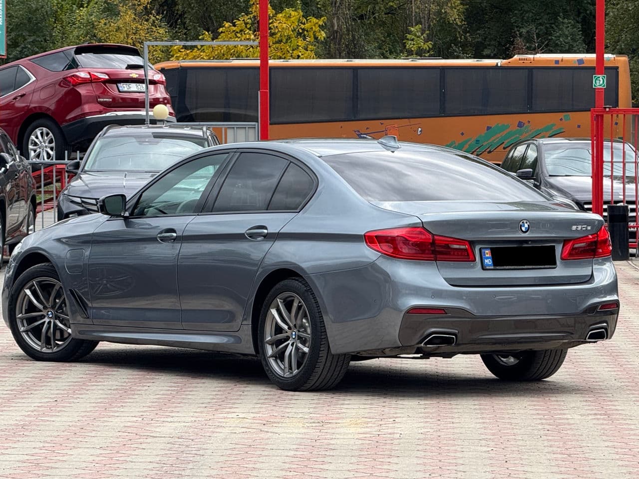2019 BMW 530e — Miniatură 2