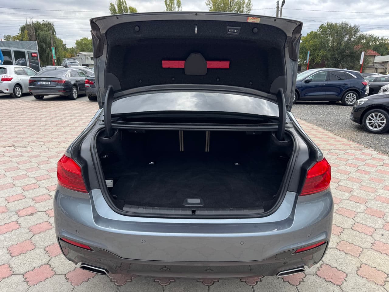 2019 BMW 530e — Miniatură 25