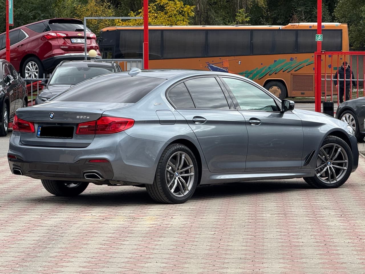 2019 BMW 530e — Miniatură 3