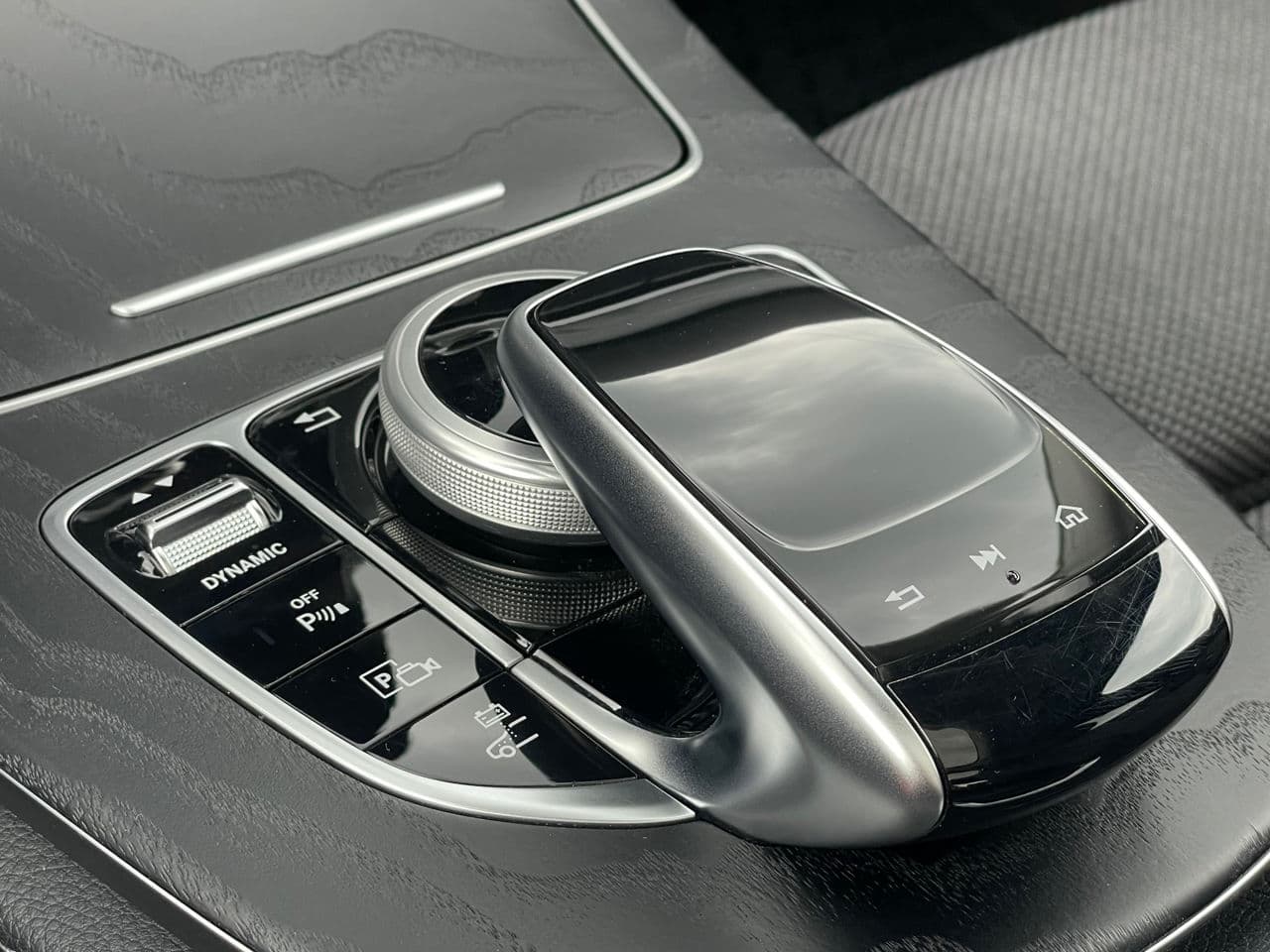 2019 Mercedes E 300de — Miniatură 18