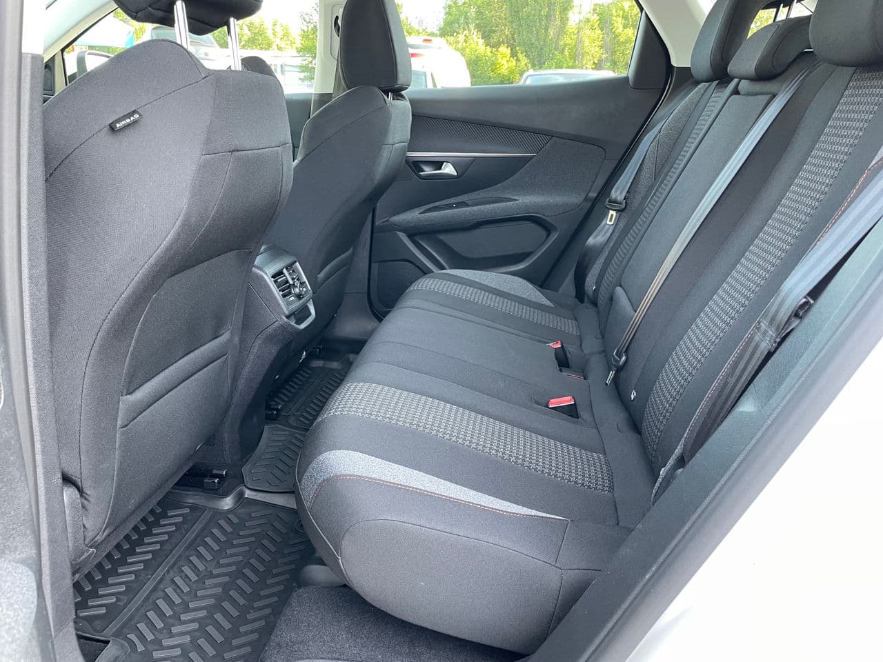 2019 Peugeot 3008 — Miniatură 15
