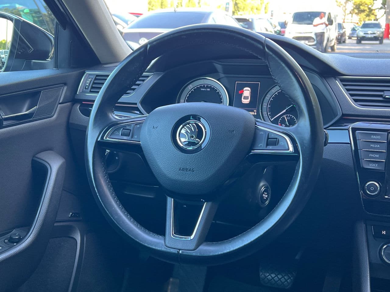 2017 Skoda Superb — Miniatură 12