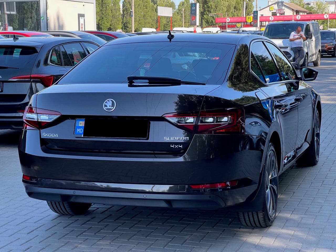2017 Skoda Superb — Miniatură 2