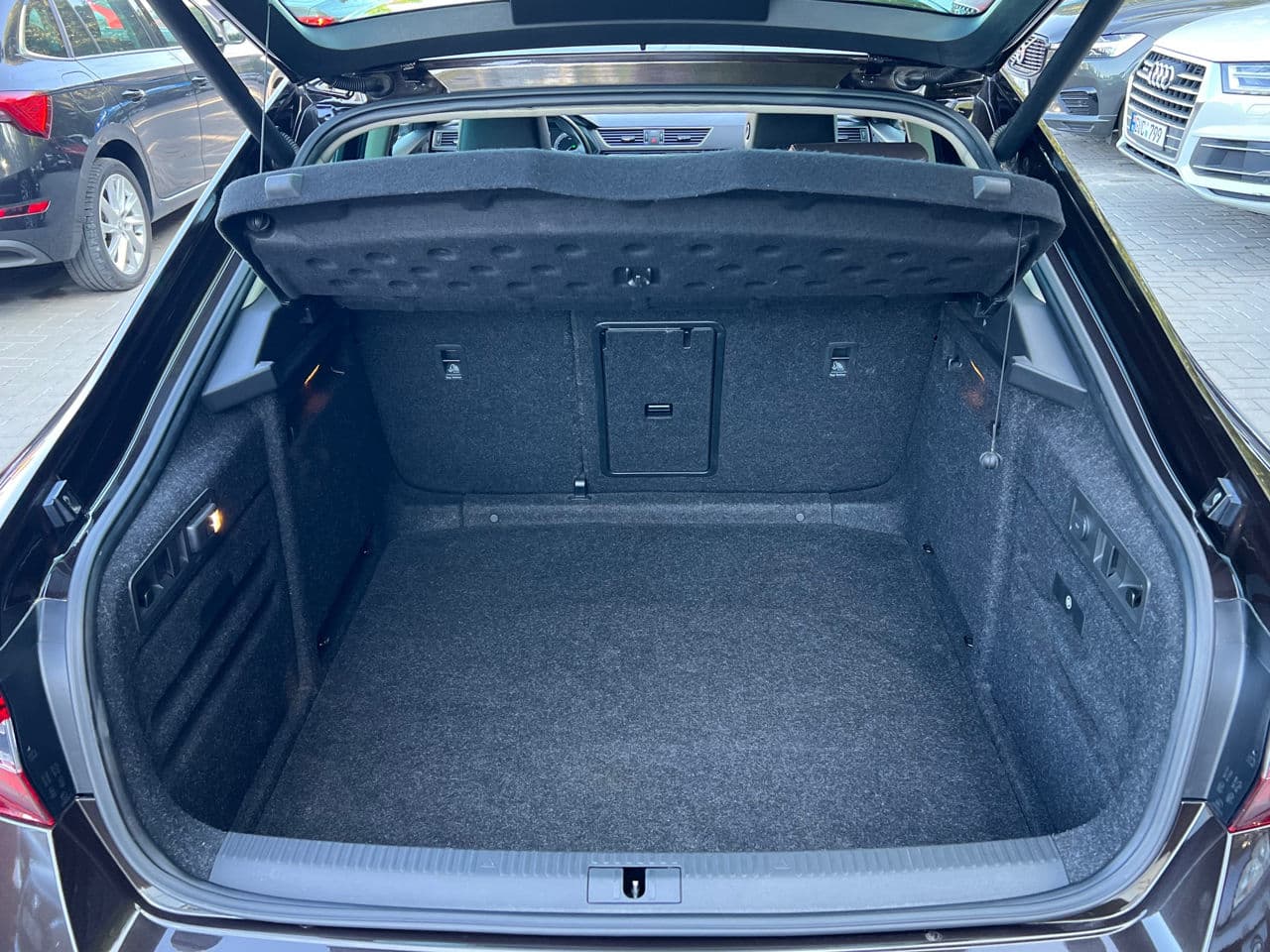 2017 Skoda Superb — Miniatură 25