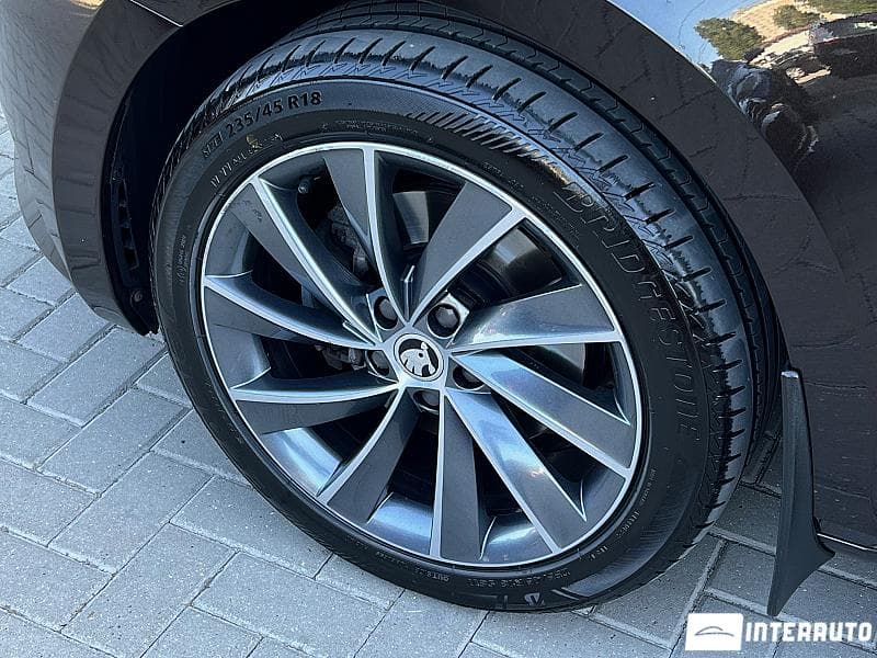 2017 Skoda Superb — Miniatură 26