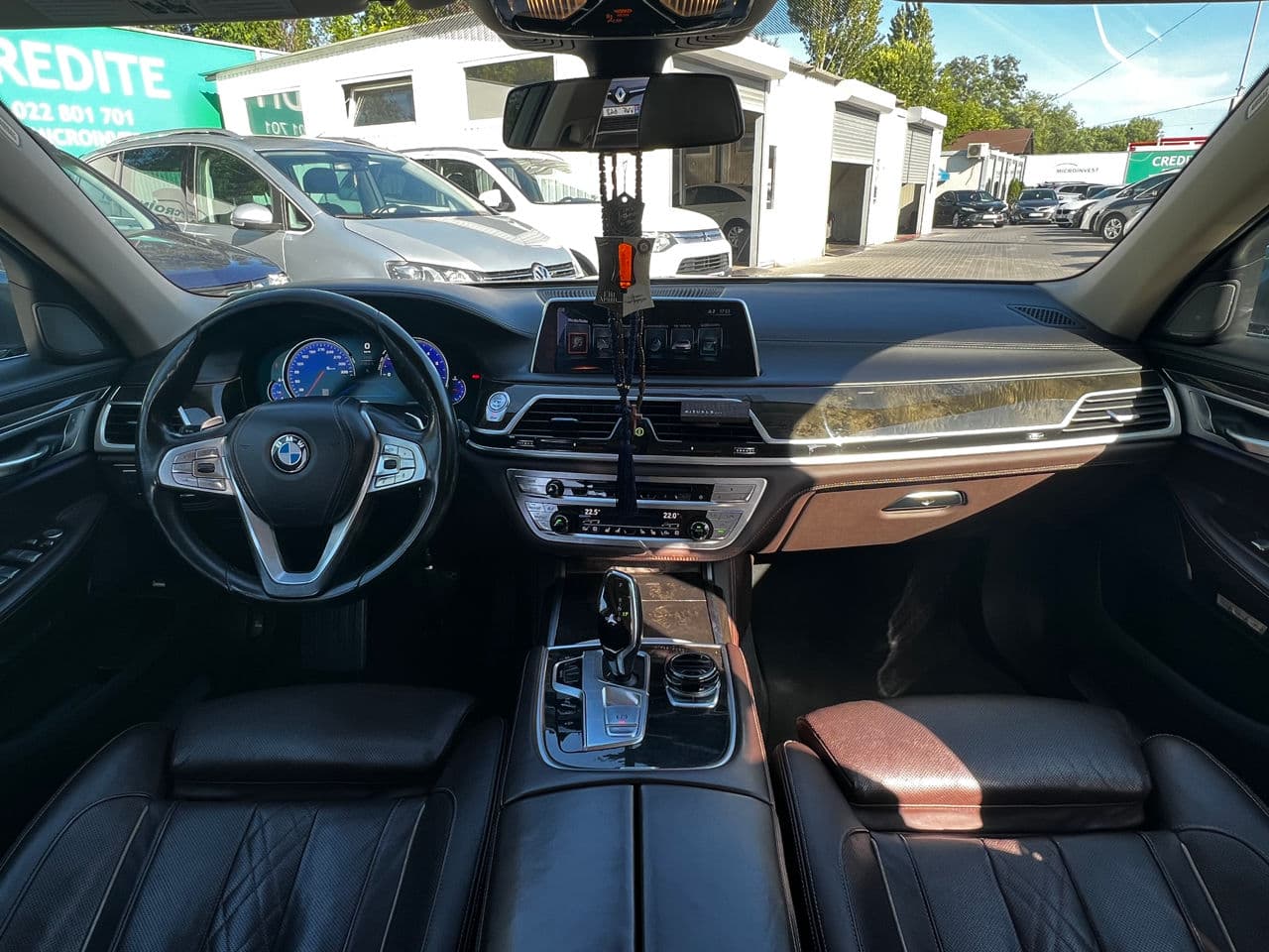 2016 BMW 740 — Miniatură 10