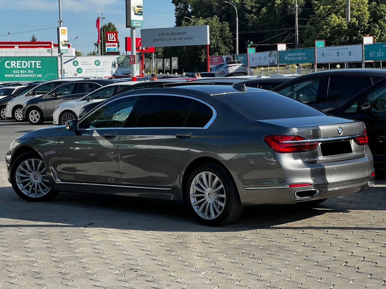 2016 BMW 740 — Miniatură 2