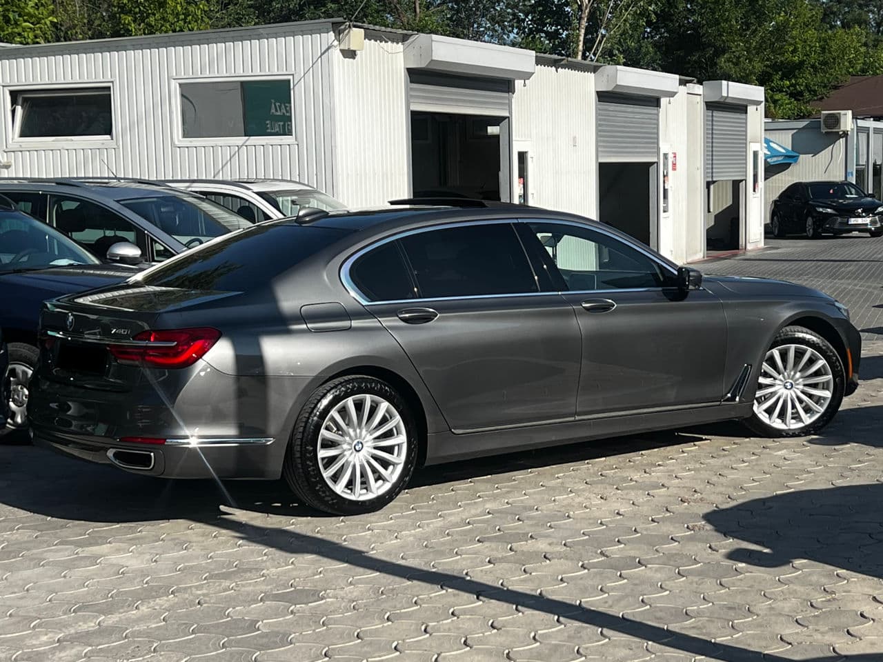 2016 BMW 740 — Miniatură 4