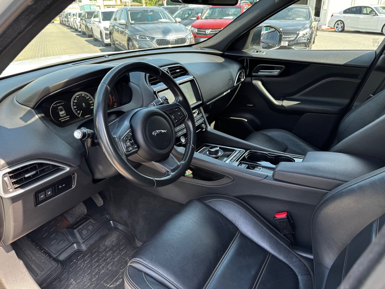 2016 Jaguar F-Pace — Miniatură 7