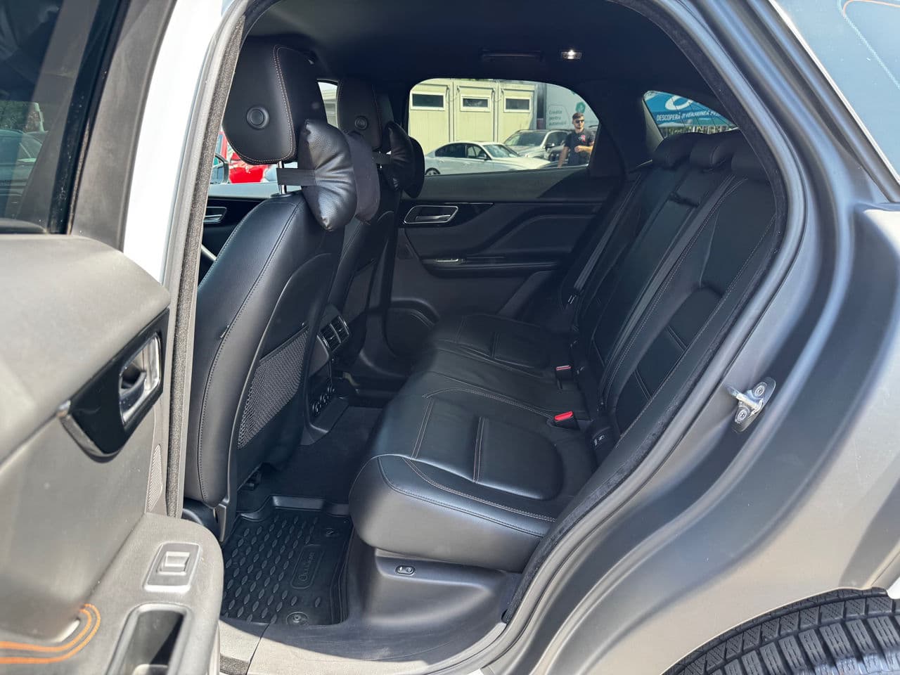 2016 Jaguar F-Pace — Miniatură 20