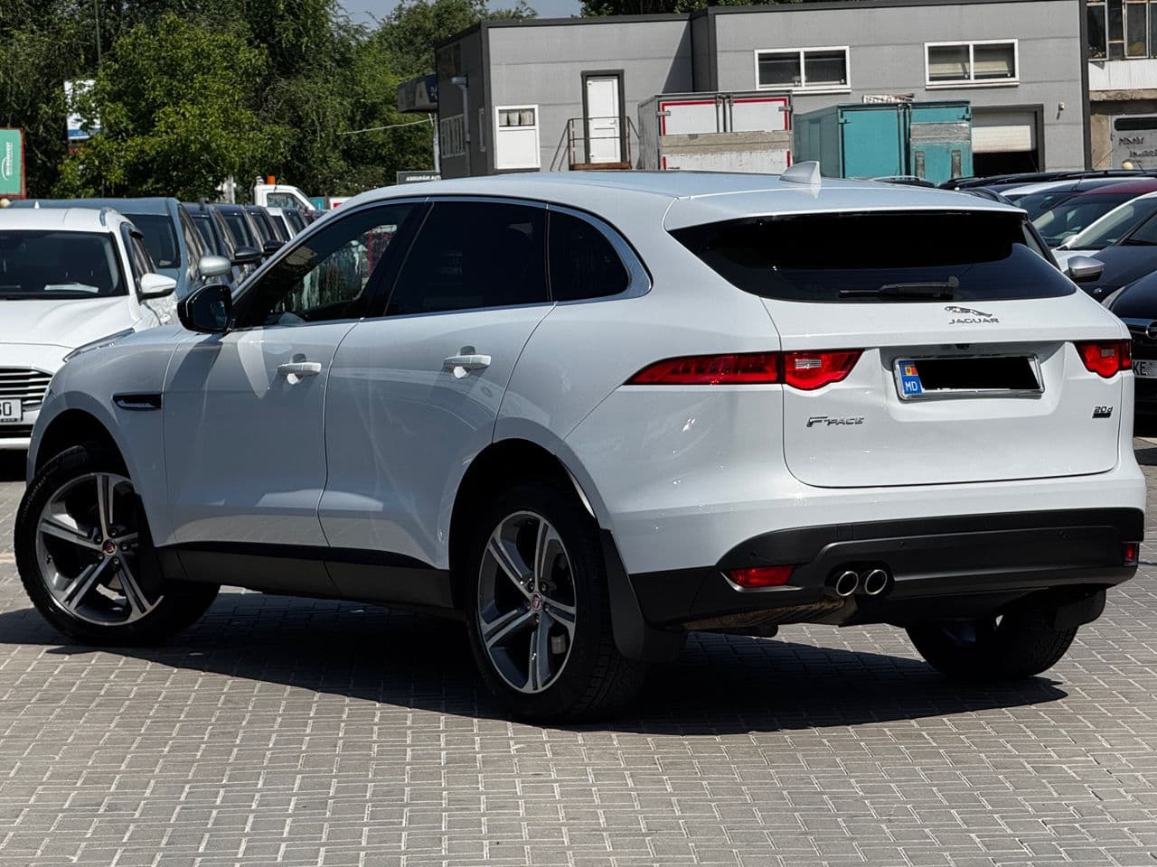 2016 Jaguar F-Pace — Miniatură 3