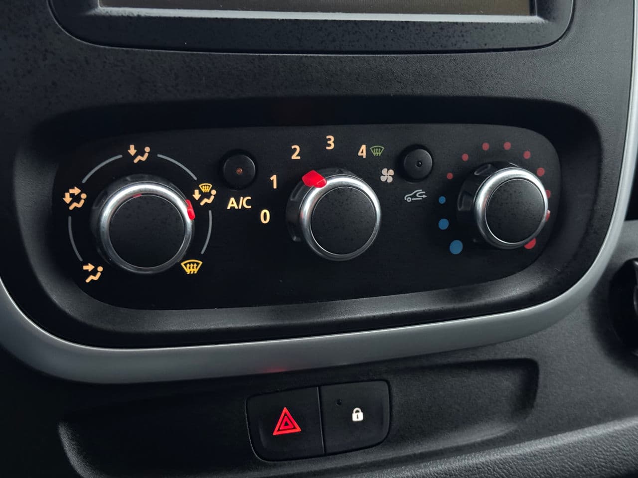 2020 Renault Trafic — Miniatură 11