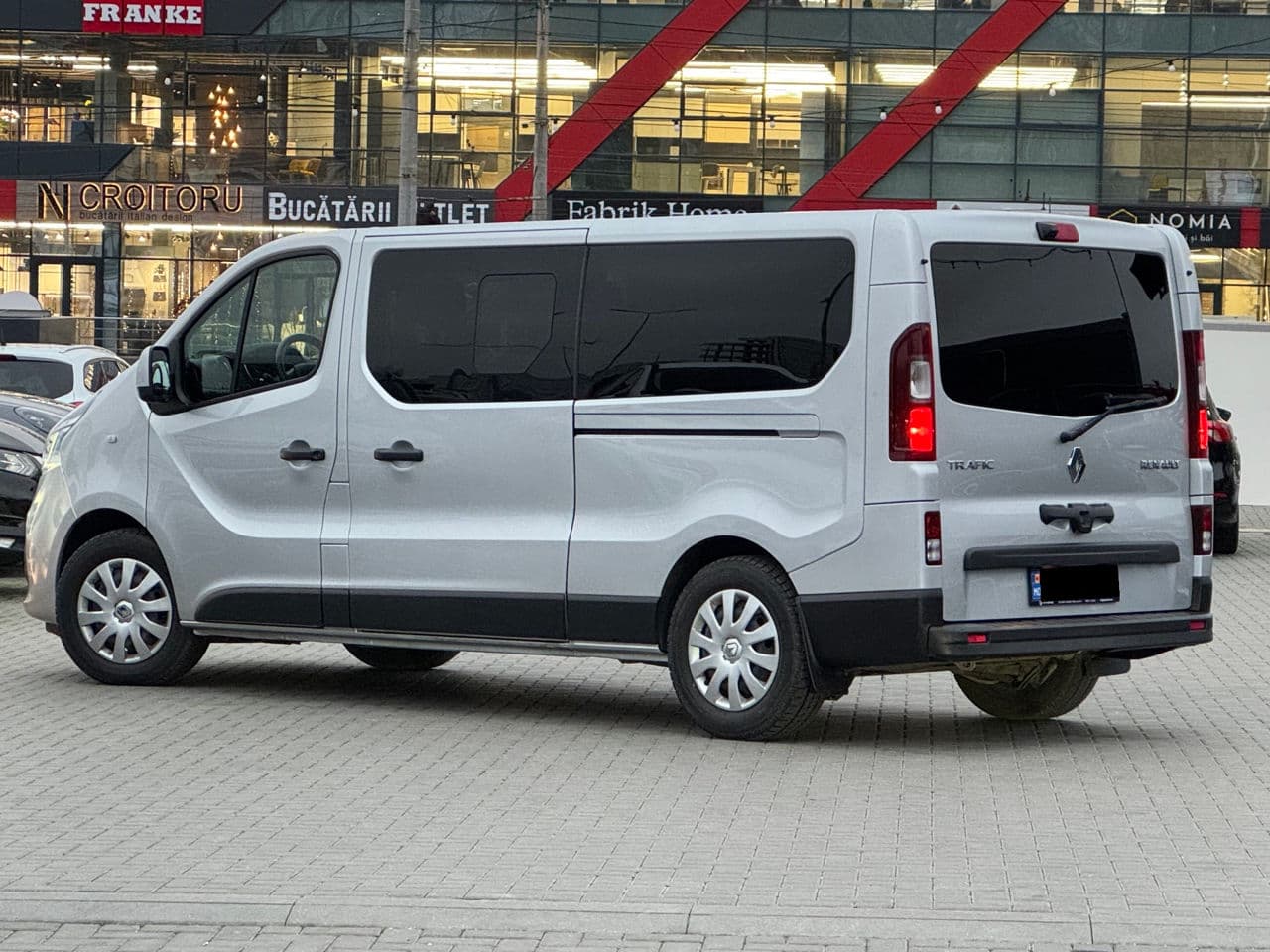 2020 Renault Trafic — Miniatură 4
